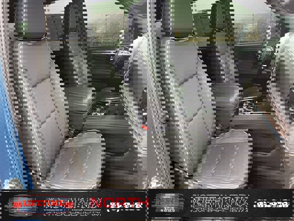 Used 2025 Chevrolet Suburban Premier image 27