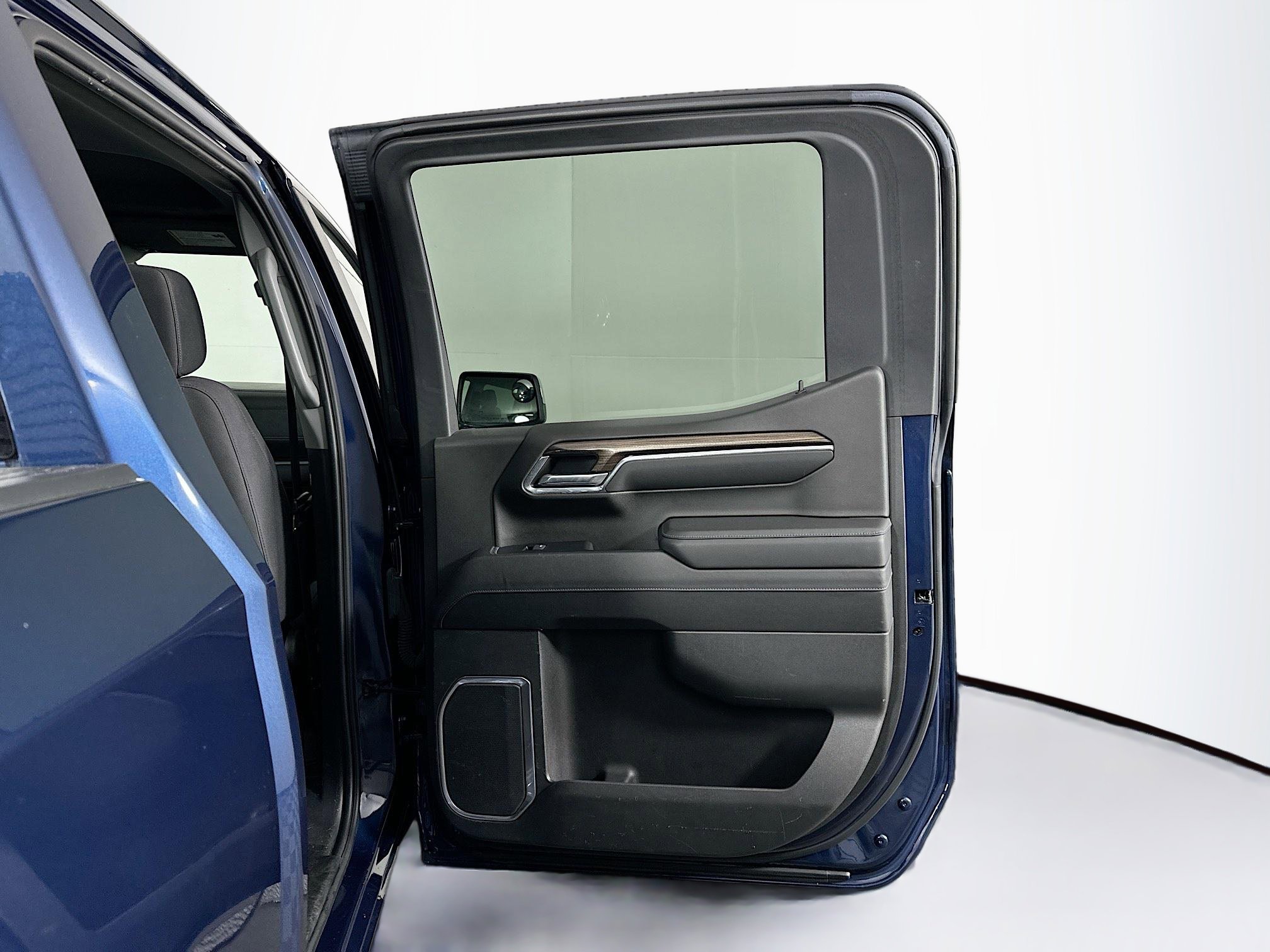 Used 2023 Chevrolet Silverado 1500 LT image 28