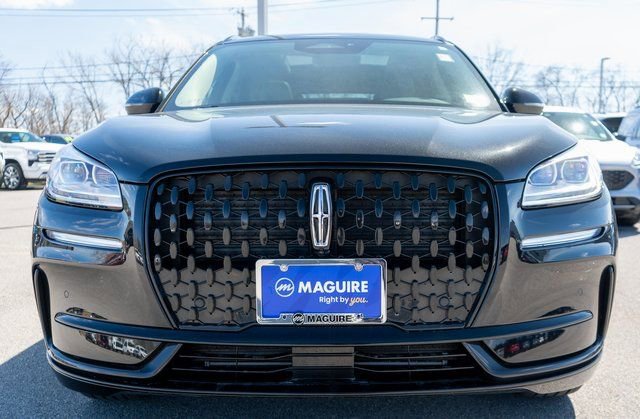 Used 2025 Lincoln Corsair Reserve w/ Jet Appearance Package image 3