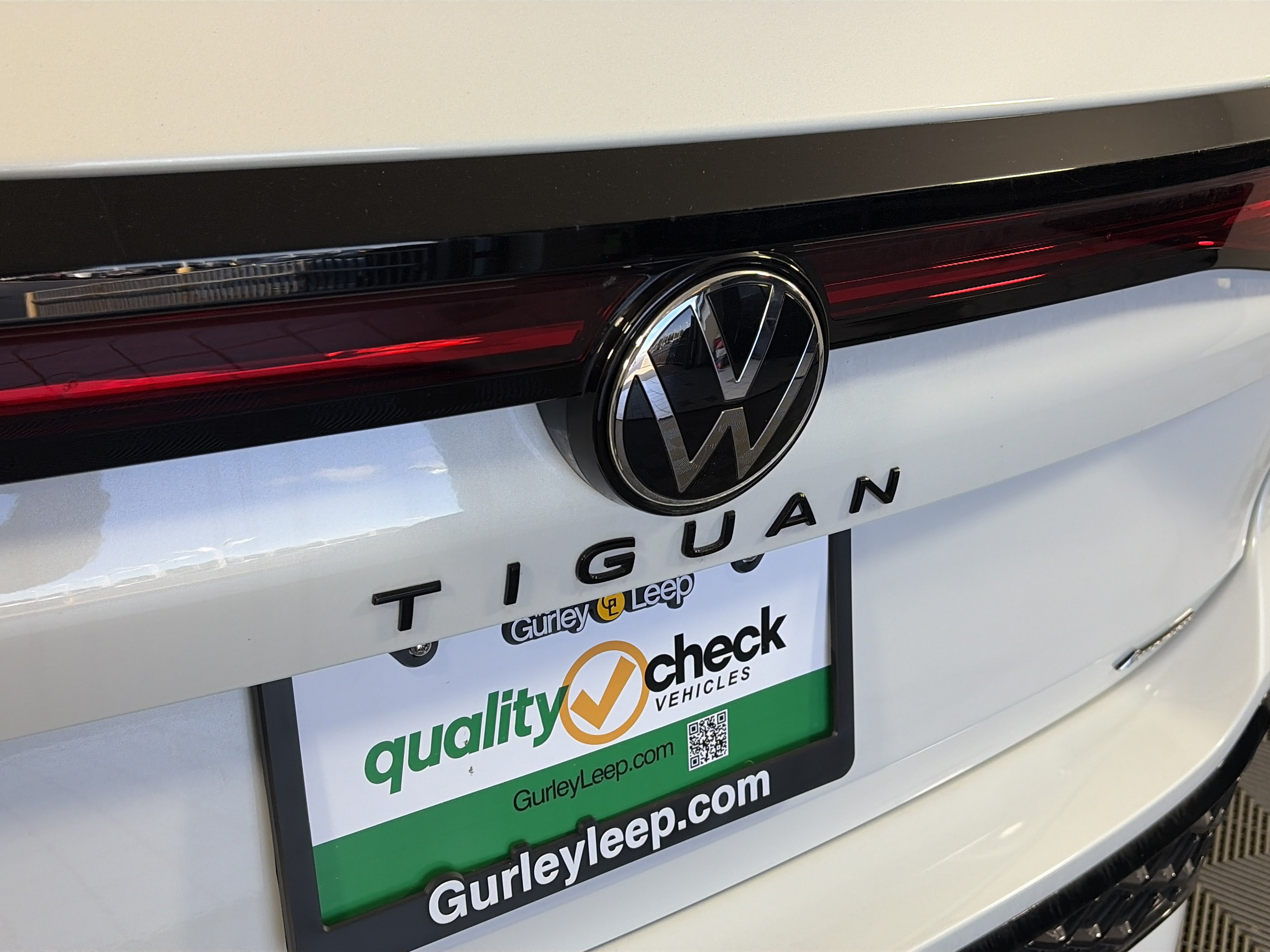 Used 2026 Volkswagen Tiguan SE R-Line AWD/4WD image 17