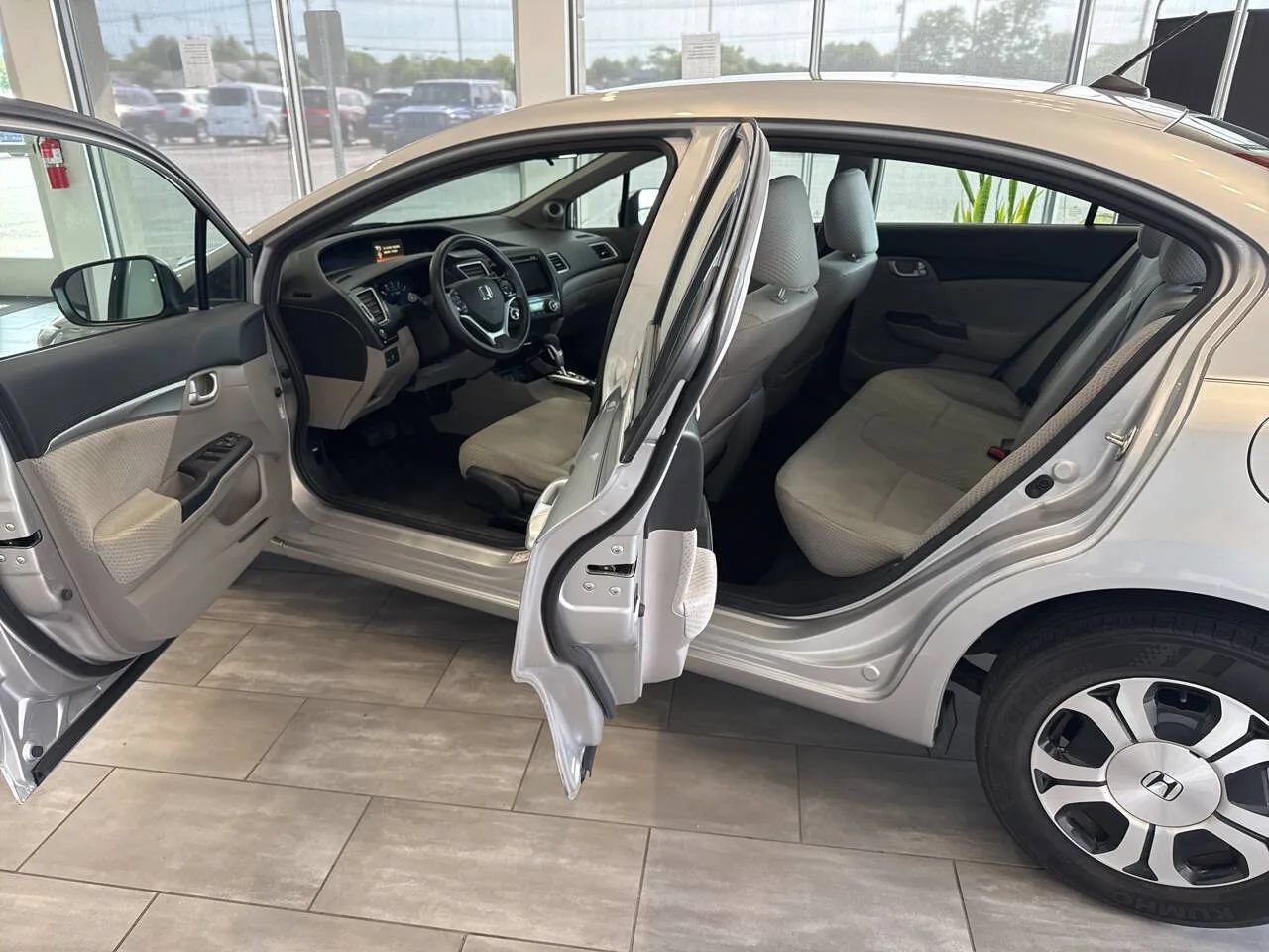 Used 2015 Honda Civic Hybrid Sedan image 14