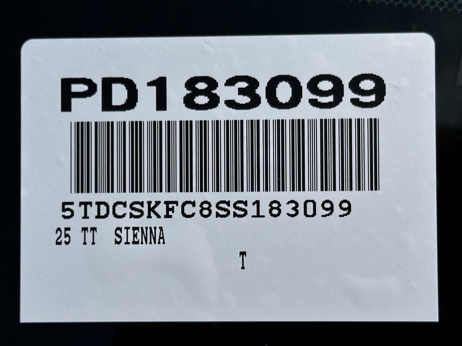 Certified 2025 Toyota Sienna XLE Woodland Edition AWD/4WD image 15