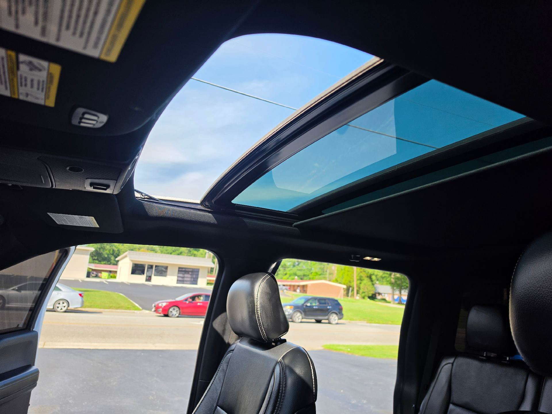 Used 2016 Ford F150 Lariat w/ Equipment Group 502A Luxury AWD/4WD image 16