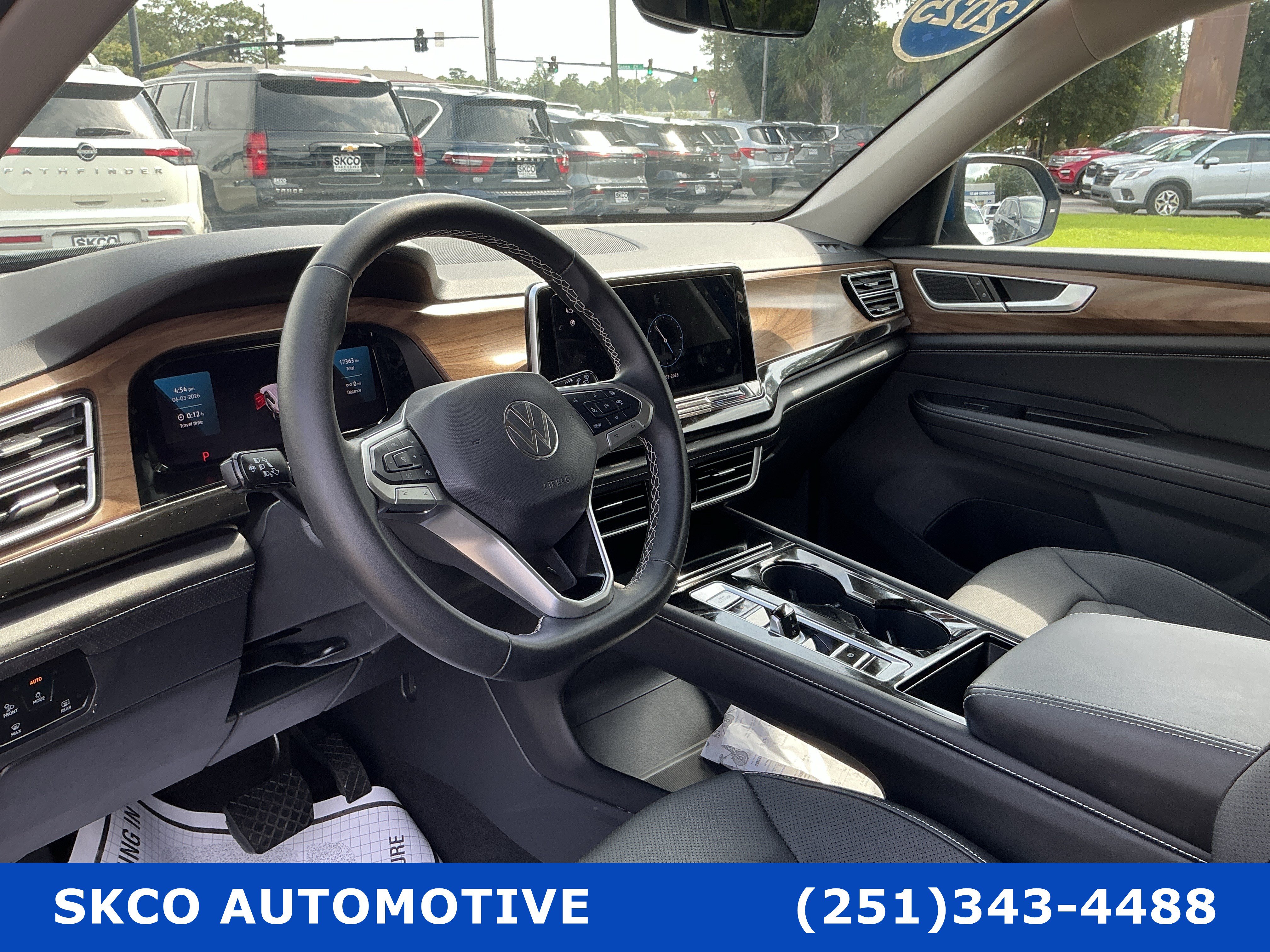 Used 2025 Volkswagen Atlas SE AWD/4WD image 20