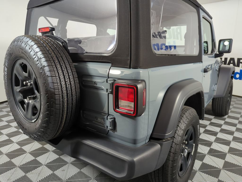 Used 2024 Jeep Wrangler Sport image 5