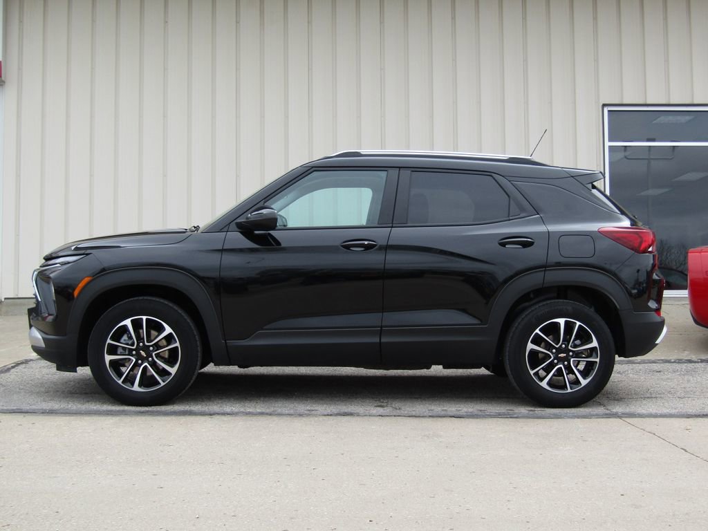 Used 2025 Chevrolet TrailBlazer LT image 11