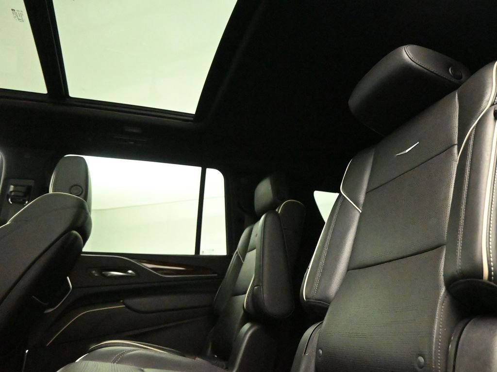 Used 2022 Cadillac Escalade ESV Premium Luxury image 14