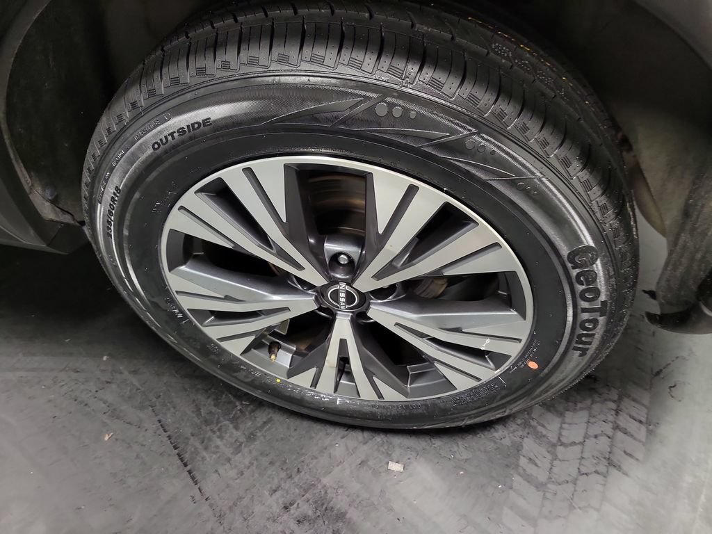 Used 2023 Nissan Rogue SV AWD/4WD image 12