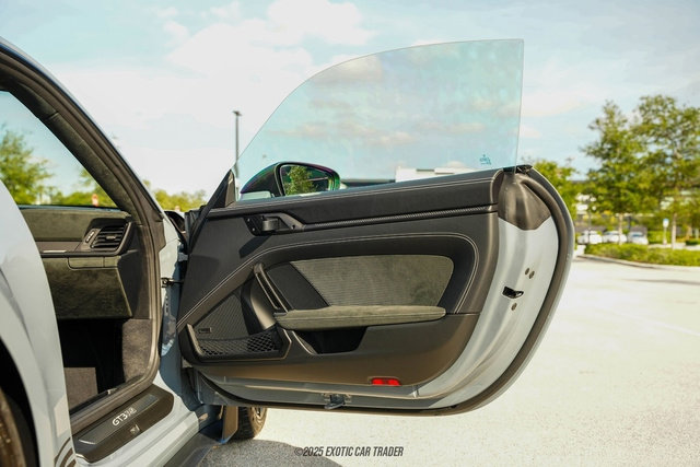 Used 2025 Porsche 911 GT3 RS image 20