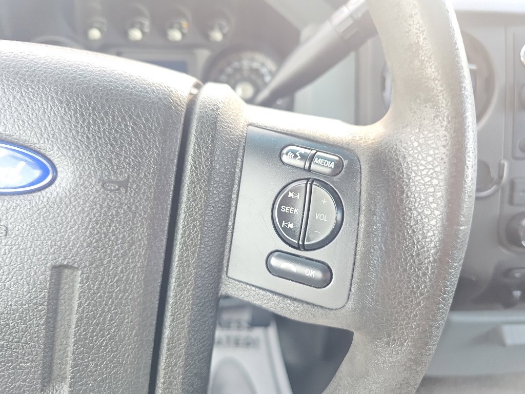 Used 2015 Ford F550 2WD Regular Cab Super Duty image 26