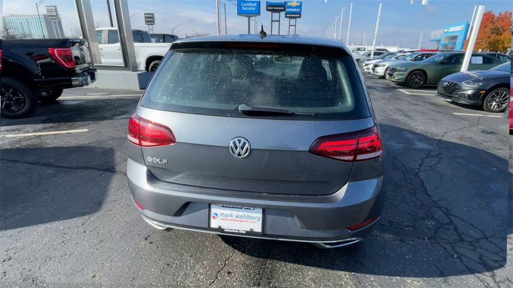 Used 2019 Volkswagen Golf S image 9