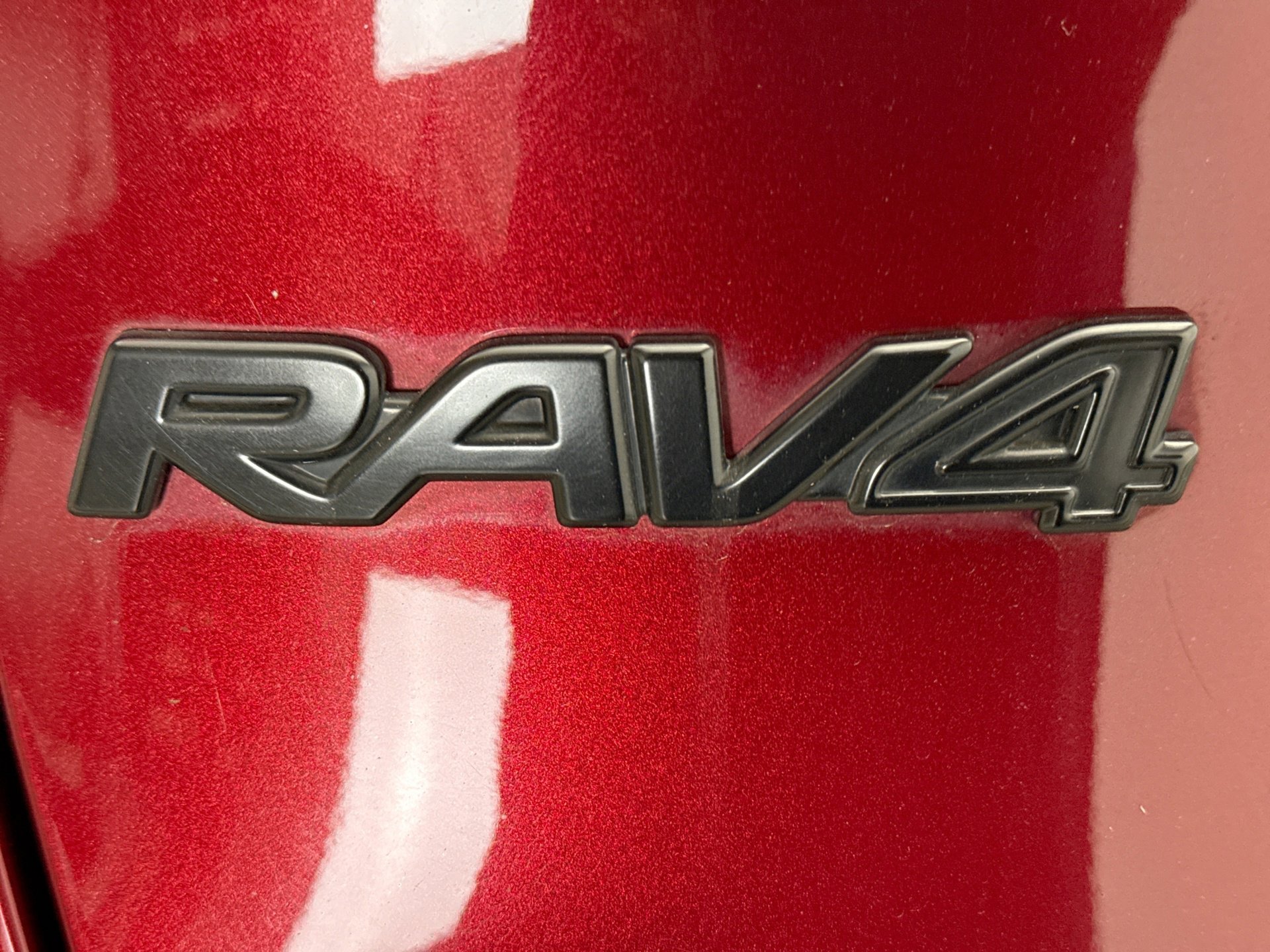 Used 2022 Toyota RAV4 XLE Premium image 3