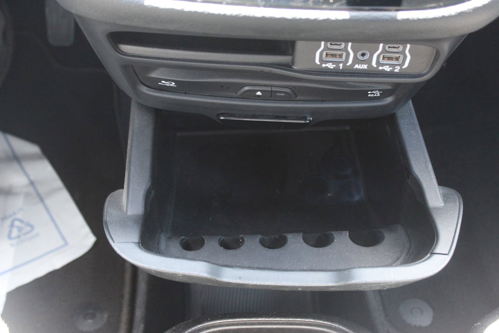 Used 2021 Chrysler Pacifica Touring-L w/ Uconnect Theater Family Group FWD image 44