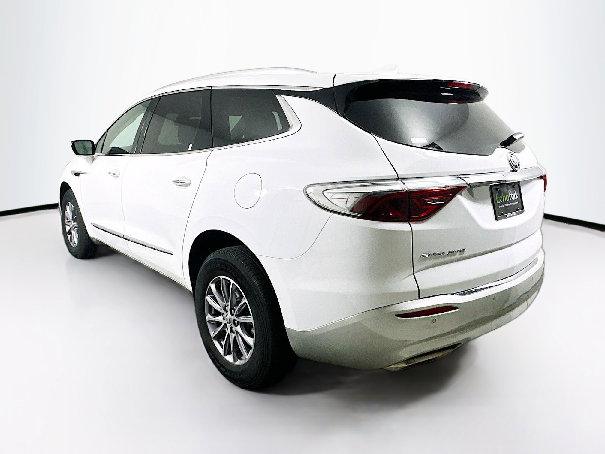 Used 2024 Buick Enclave Essence w/ Technology Package image 5