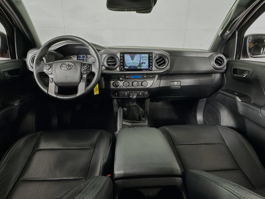 Used 2022 Toyota Tacoma TRD Sport w/ TRD Premium Sport Package AWD/4WD image 25
