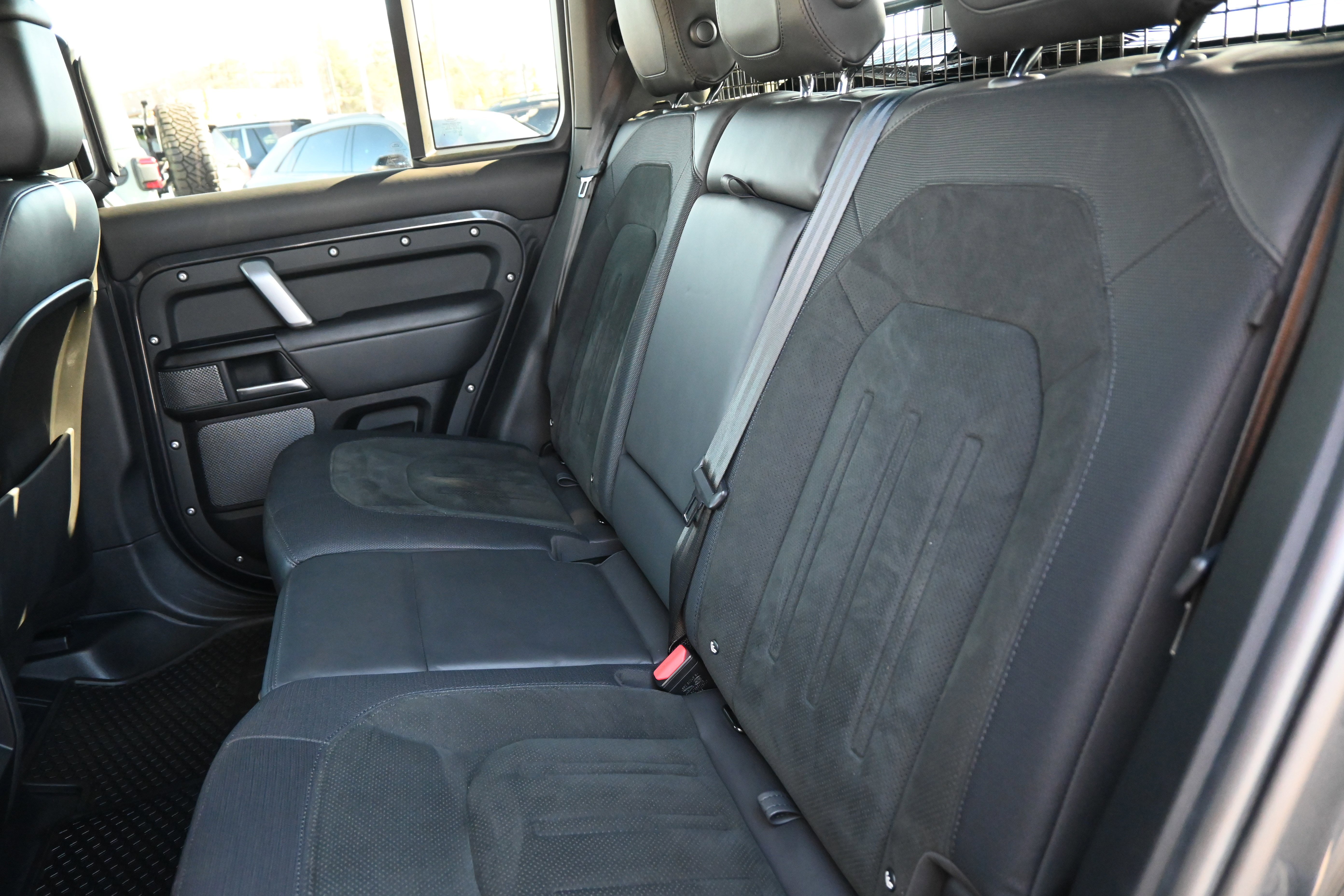 Used 2023 Land Rover Defender 110 Carpathian Edition image 31