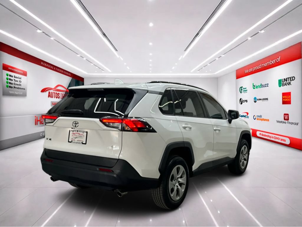 Used 2020 Toyota RAV4 LE FWD image 7