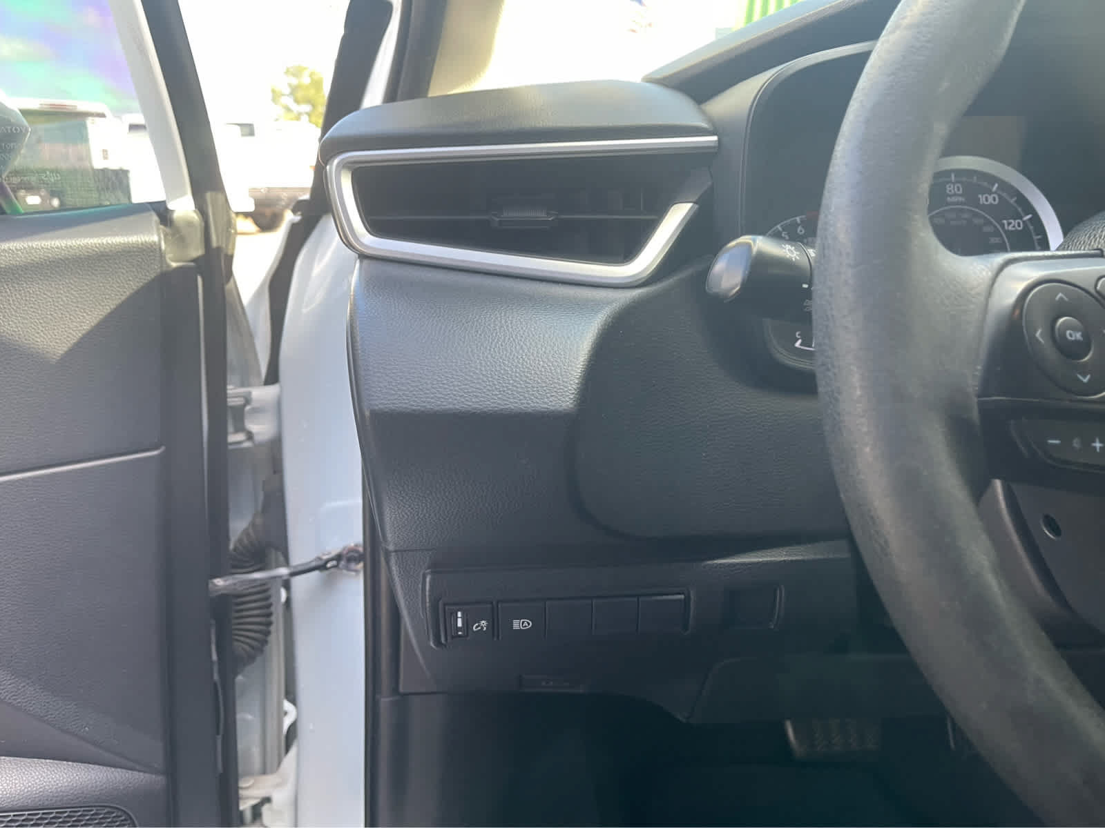Used 2021 Toyota Corolla LE FWD image 14