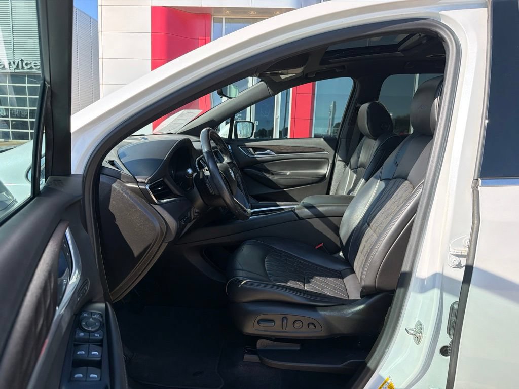 Used 2022 Buick Enclave Avenir w/ Avenir Technology Package FWD image 14