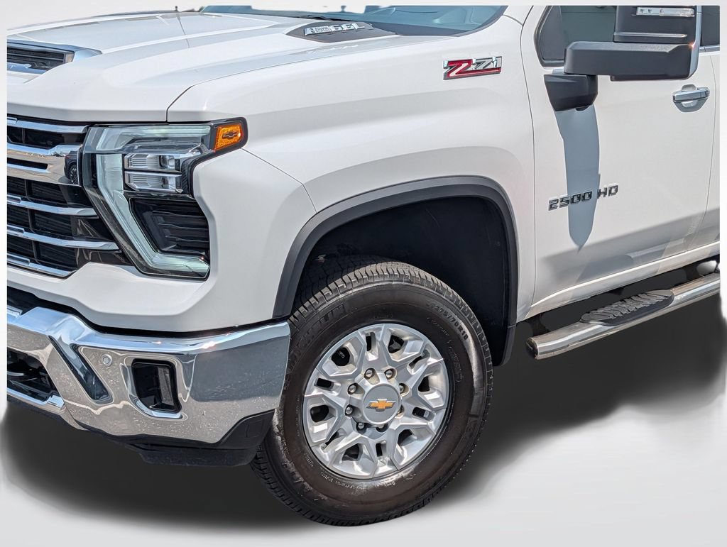 Used 2025 Chevrolet Silverado 2500 LTZ w/ LTZ Convenience Package AWD/4WD image 29