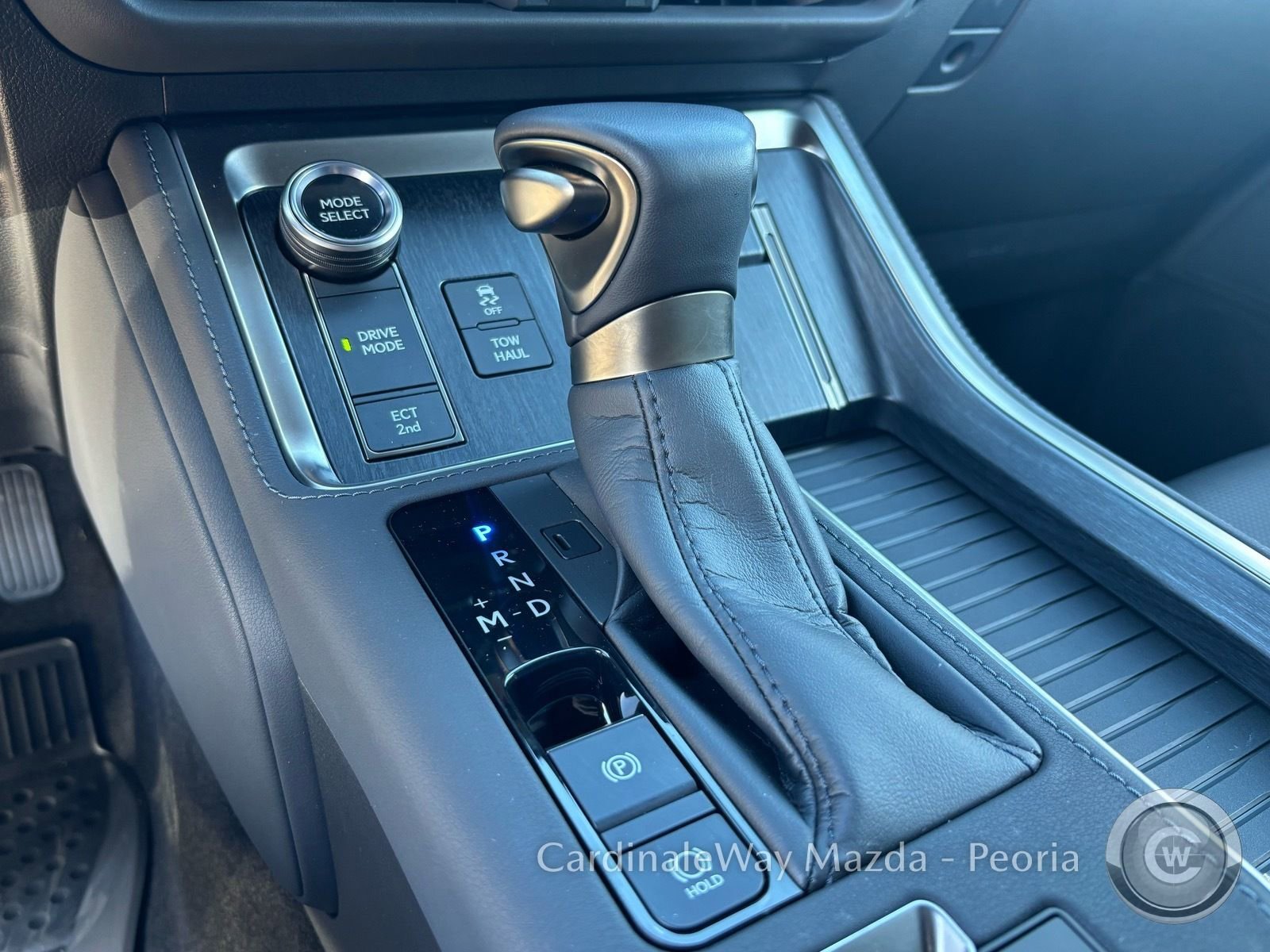 Used 2025 Lexus GX 550 w/ Accessory Package (31) image 24