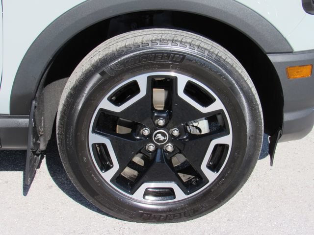 Used 2024 Ford Bronco Sport Outer Banks w/ Tech Package AWD/4WD image 9