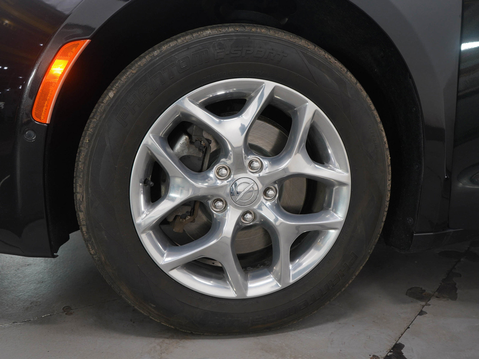 Used 2019 Chrysler Pacifica Limited image 32