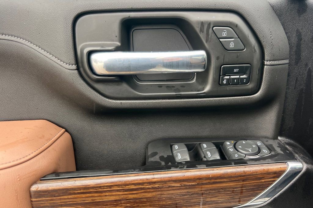 Used 2023 Chevrolet Silverado 2500 High Country w/ Z71 Off-Road Package AWD/4WD image 8