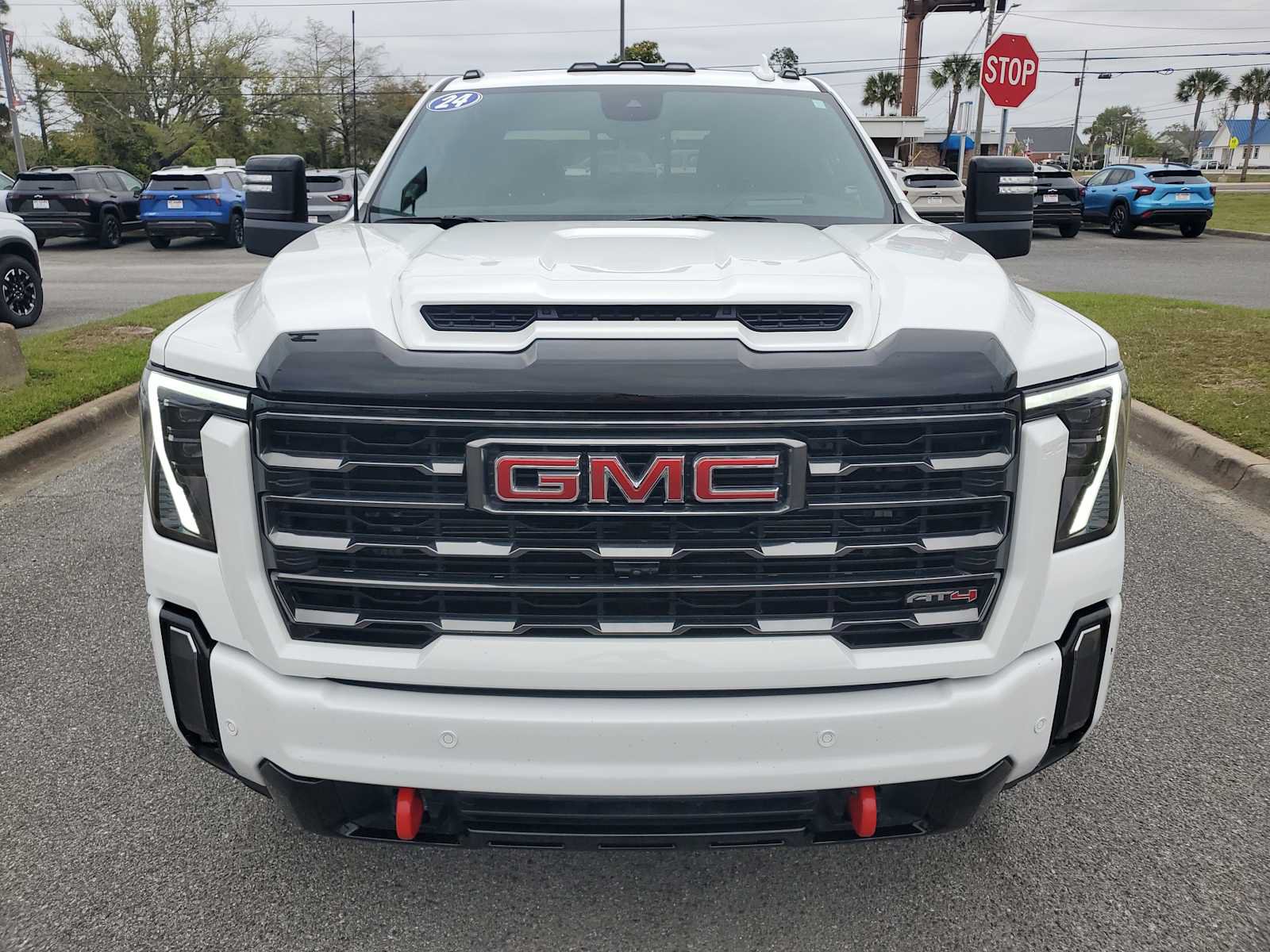 Used 2024 GMC Sierra 2500 AT4 w/ AT4 Premium Plus Package AWD/4WD image 9