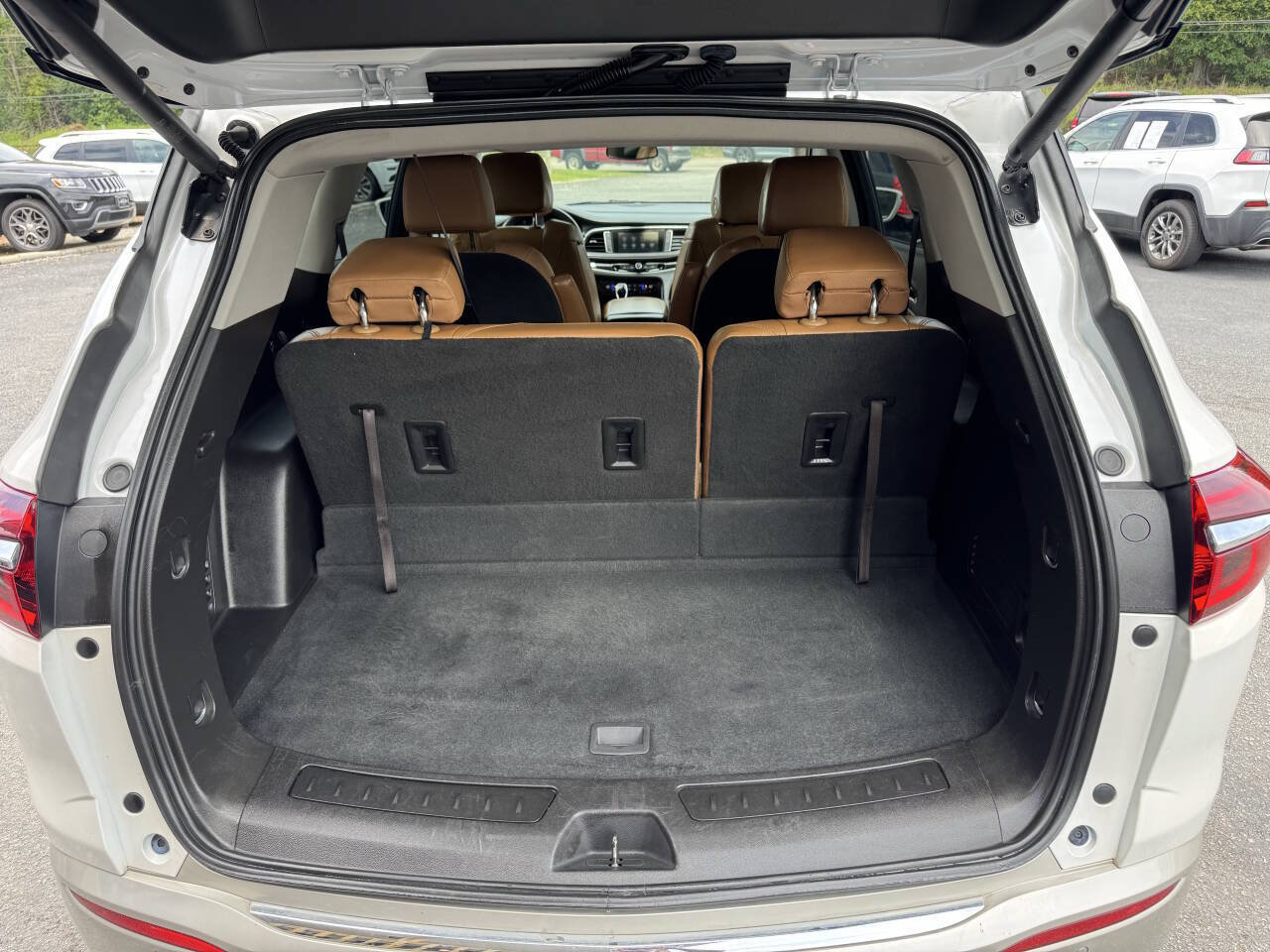 Used 2019 Buick Enclave Essence FWD image 8