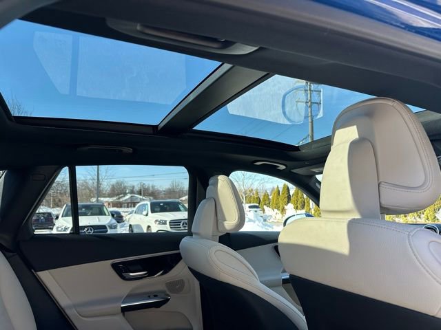 Used 2026 Mercedes-Benz GLC 300 4MATIC image 32