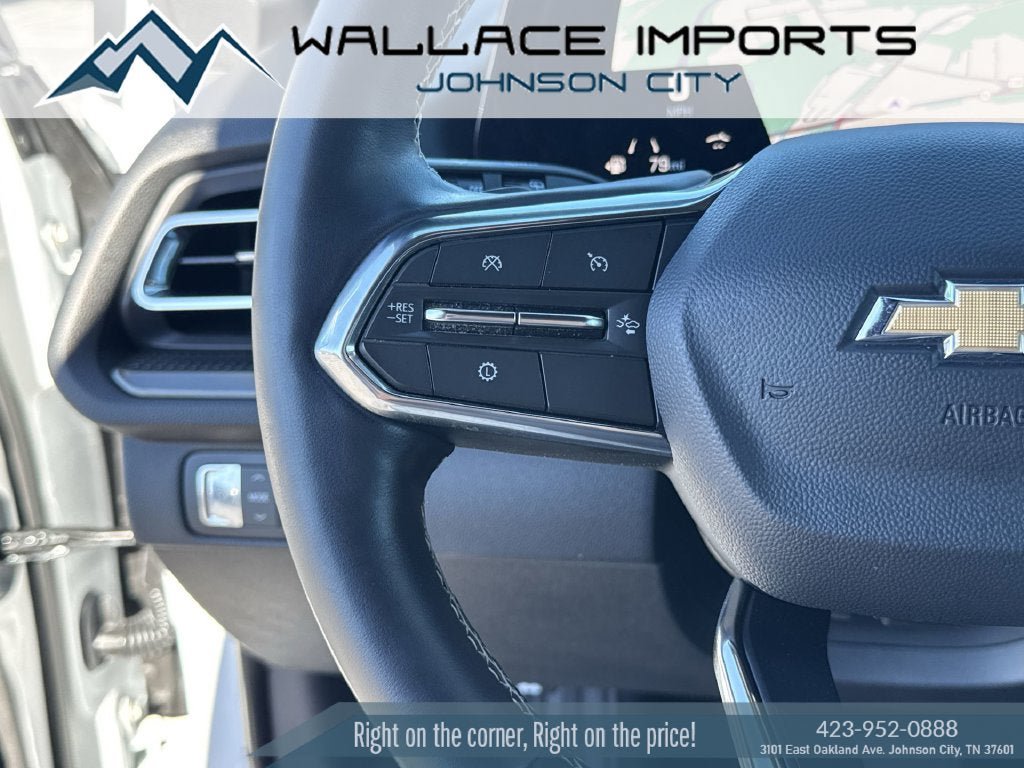 Used 2025 Chevrolet Traverse LT FWD image 27
