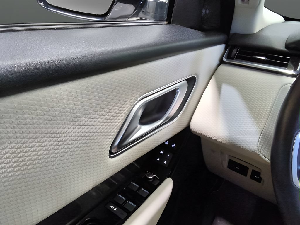 Used 2023 Land Rover Range Rover Velar HST AWD/4WD image 10