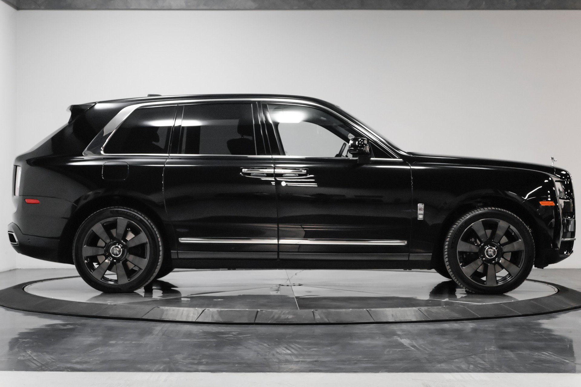 Used 2019 Rolls-Royce Cullinan image 19