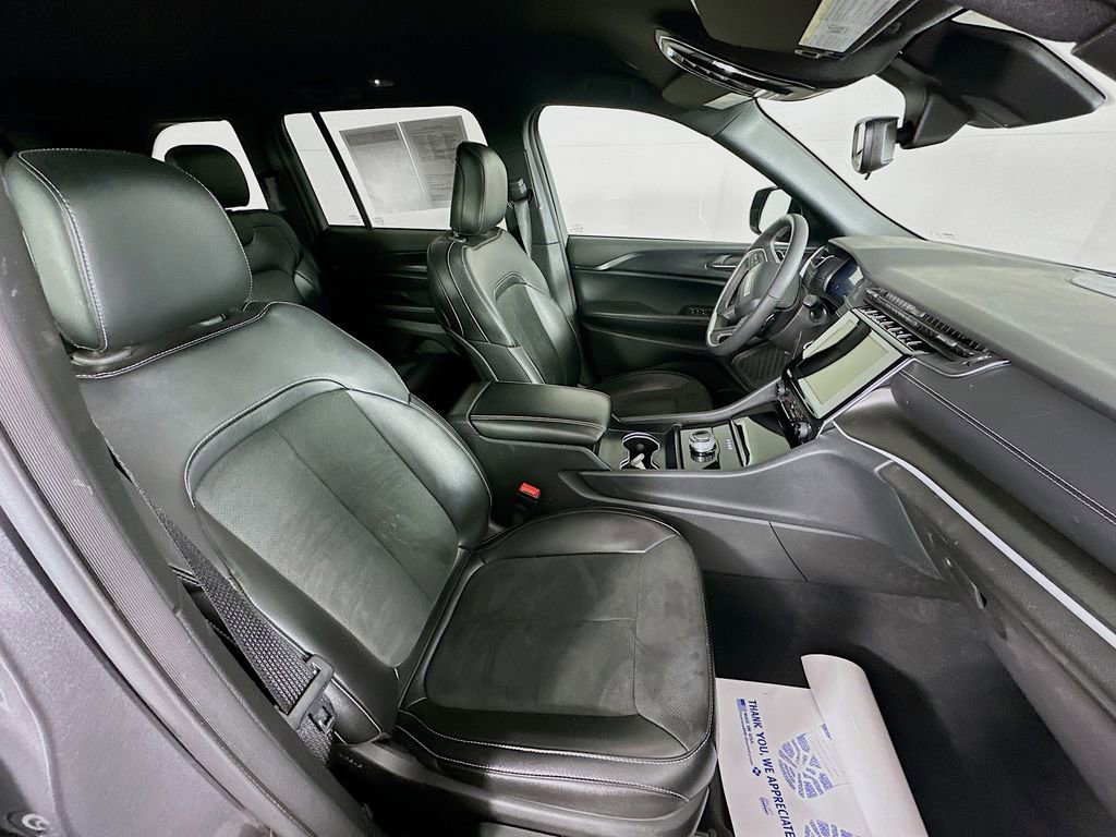 Certified 2024 Jeep Grand Cherokee Altitude image 39