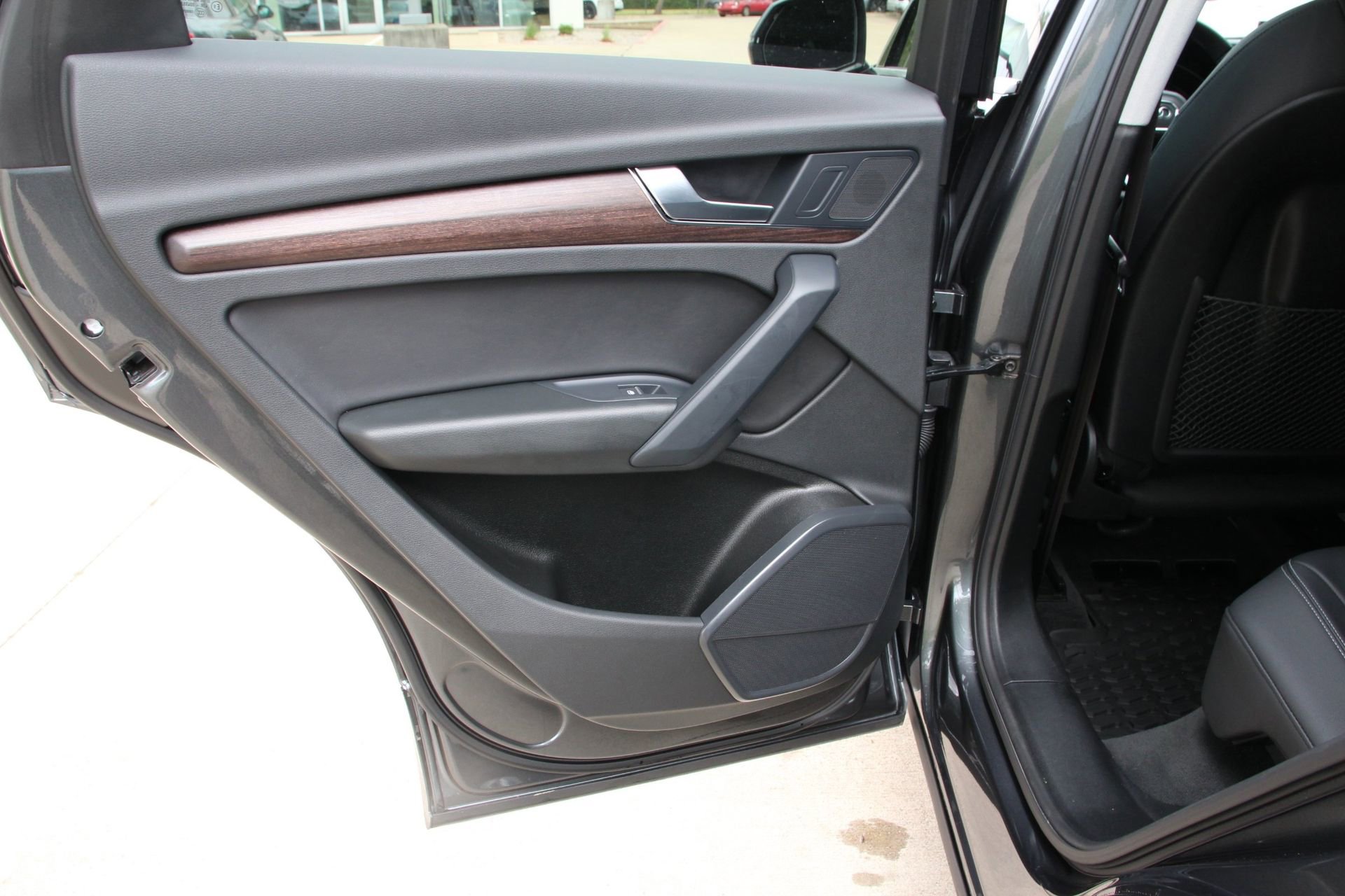 Used 2023 Audi Q5 2.0T Premium w/ Convenience Package image 38