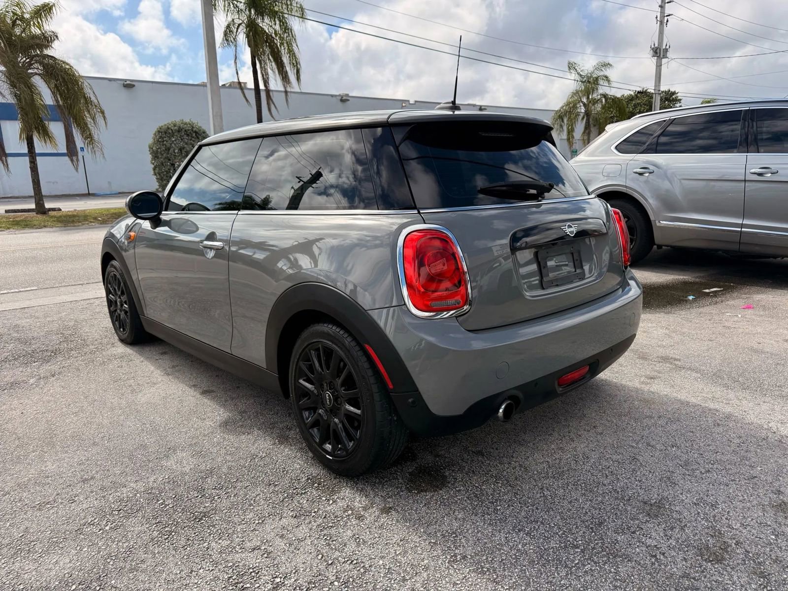 Used 2019 MINI Cooper 2-Door Hardtop image 10