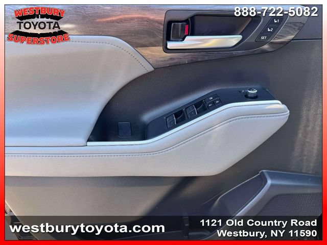 Used 2023 Toyota Highlander Platinum AWD/4WD image 21