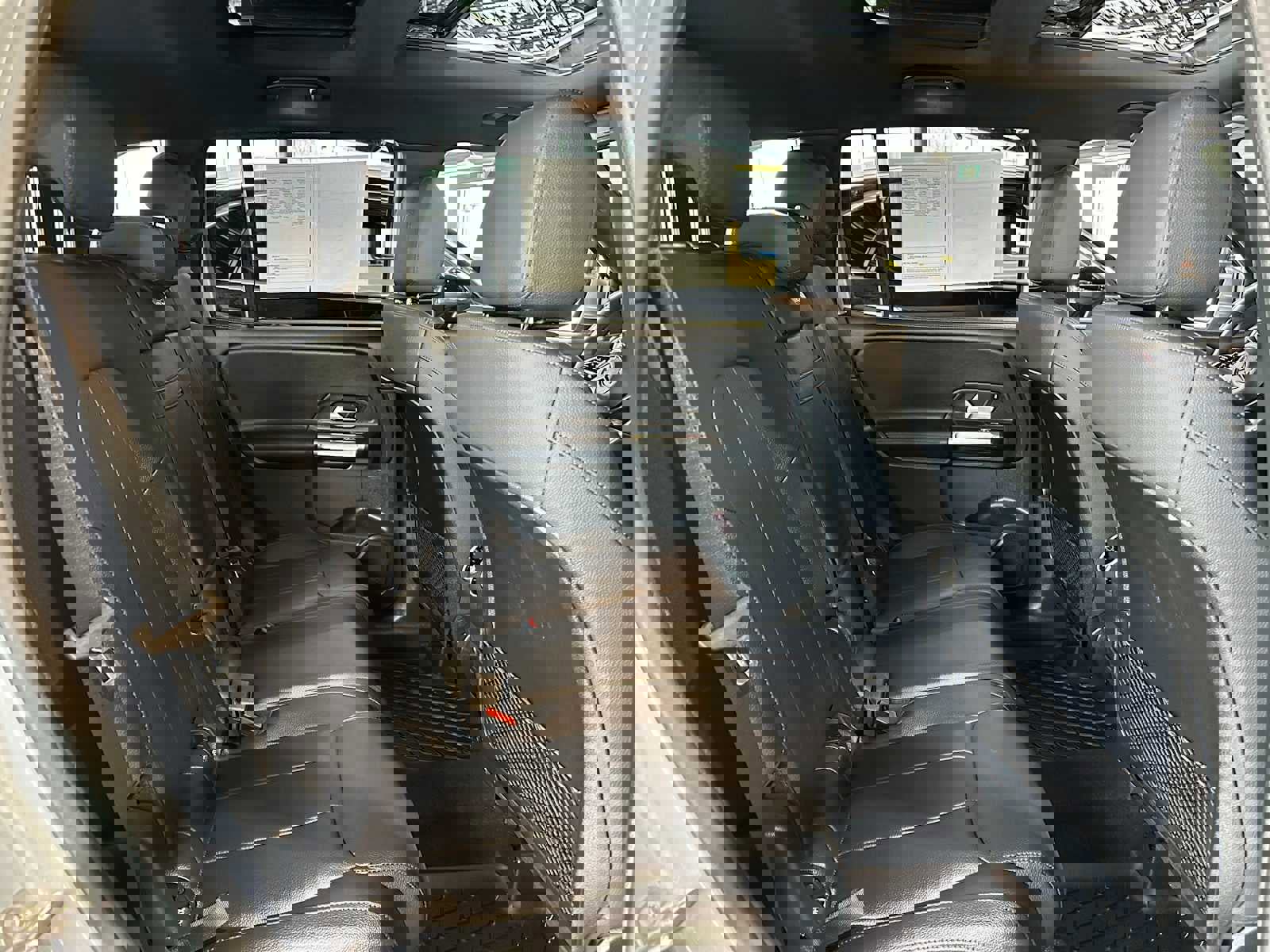 Used 2025 Mercedes-Benz GLB 250 4MATIC image 12