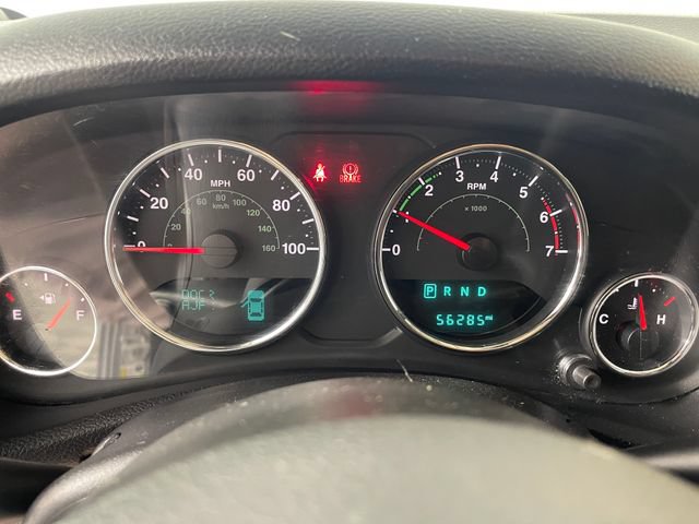 Used 2018 Jeep Wrangler Unlimited Sahara w/ Connectivity Group AWD/4WD image 5