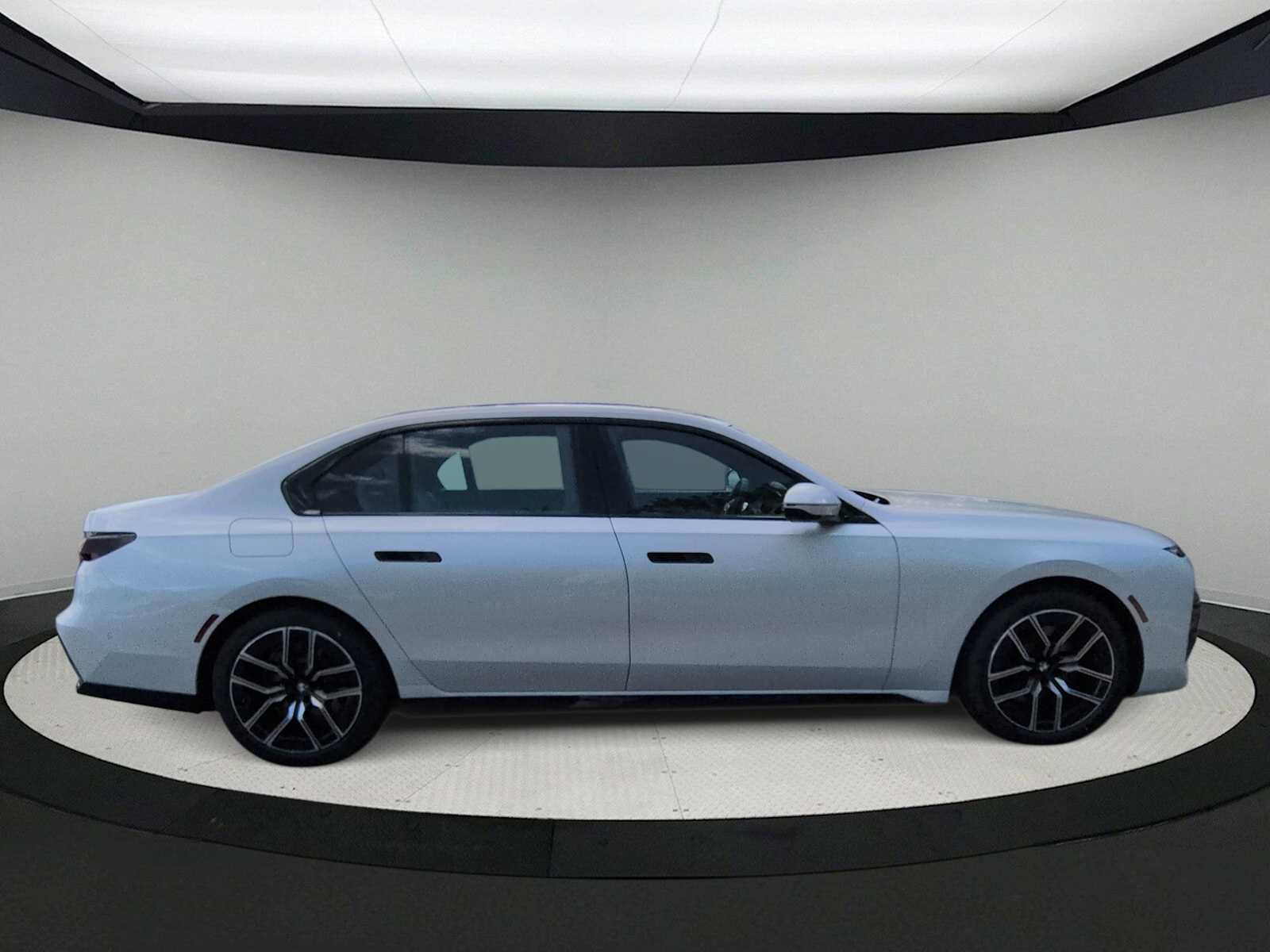 New 2026 BMW i7 xDrive60 w/ Executive Package AWD/4WD image 9