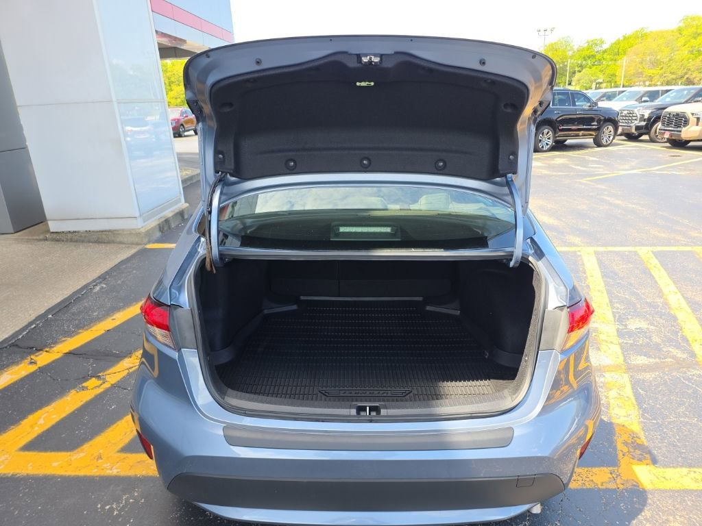 Used 2022 Toyota Corolla LE FWD image 6