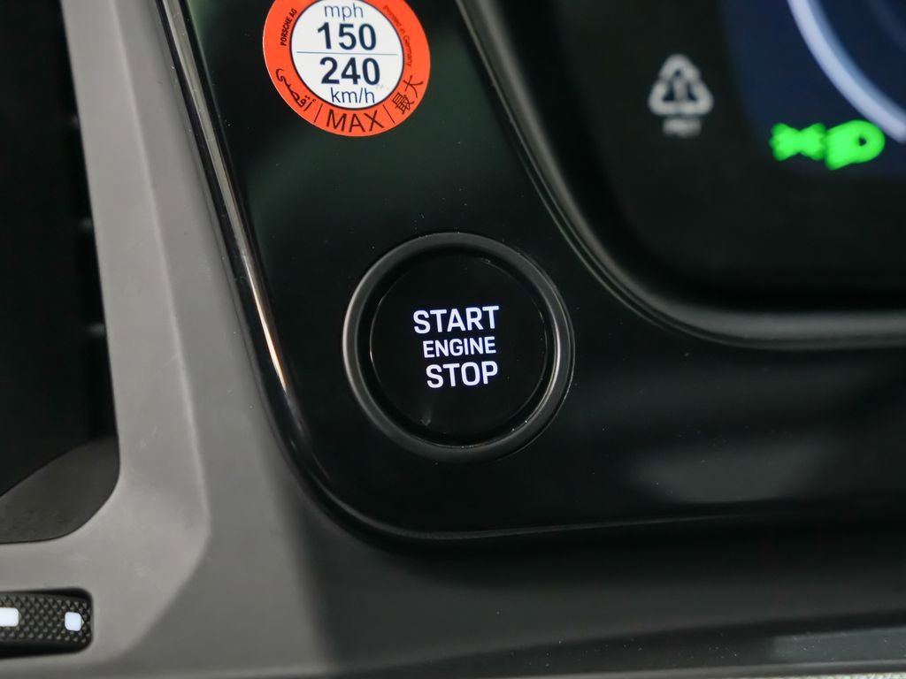 Certified 2025 Porsche Cayenne S image 25