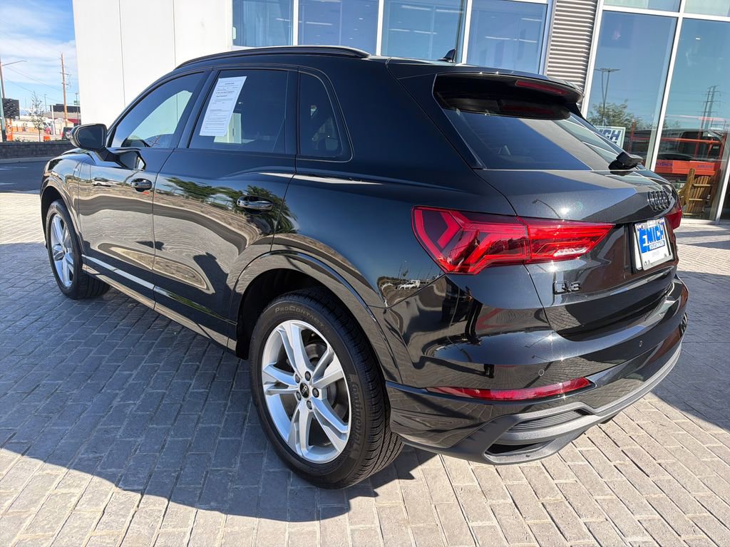 Used 2023 Audi Q3 2.0T Premium w/ Convenience Package AWD/4WD image 3