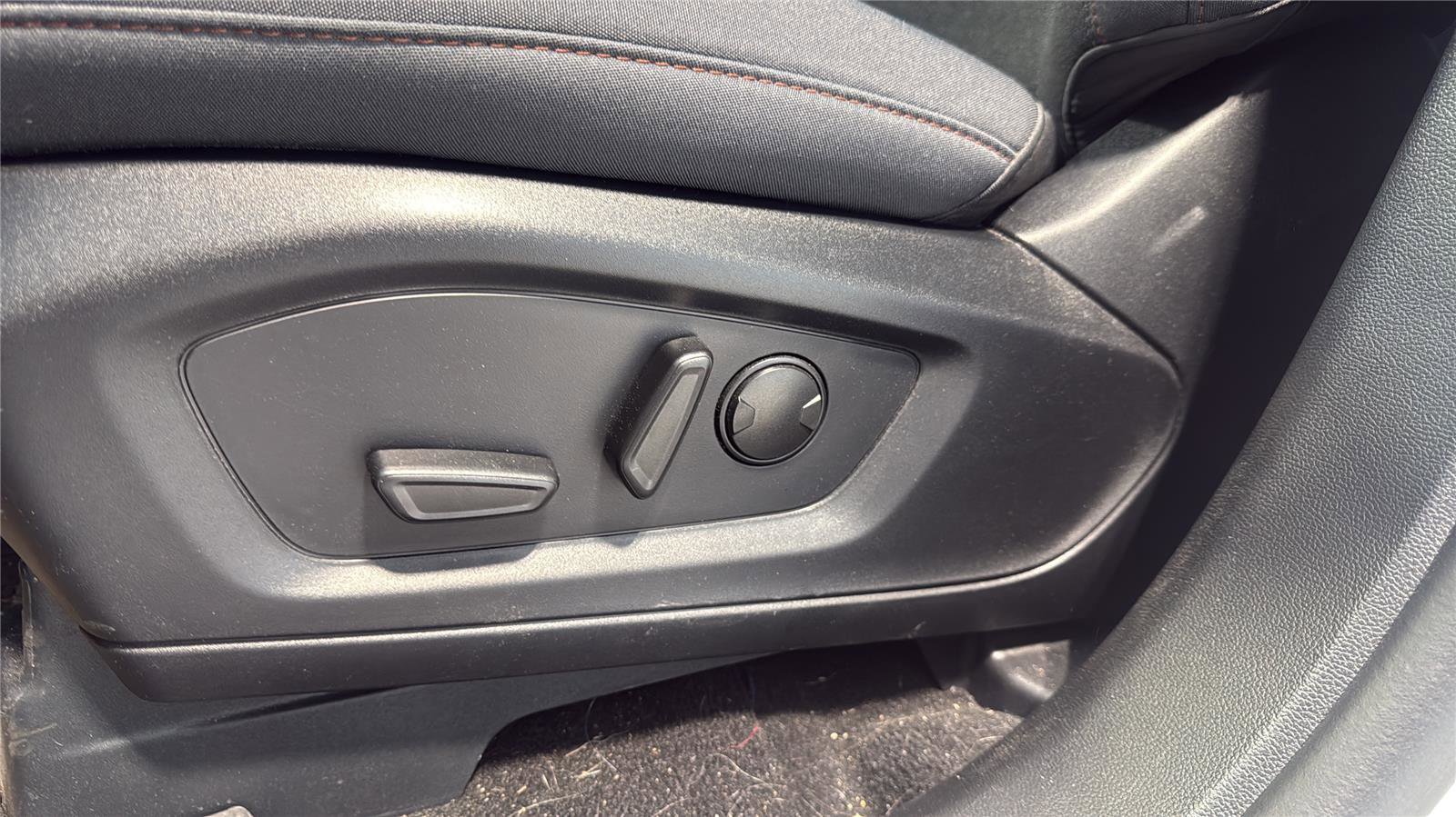 Used 2025 Ford Explorer Active image 22