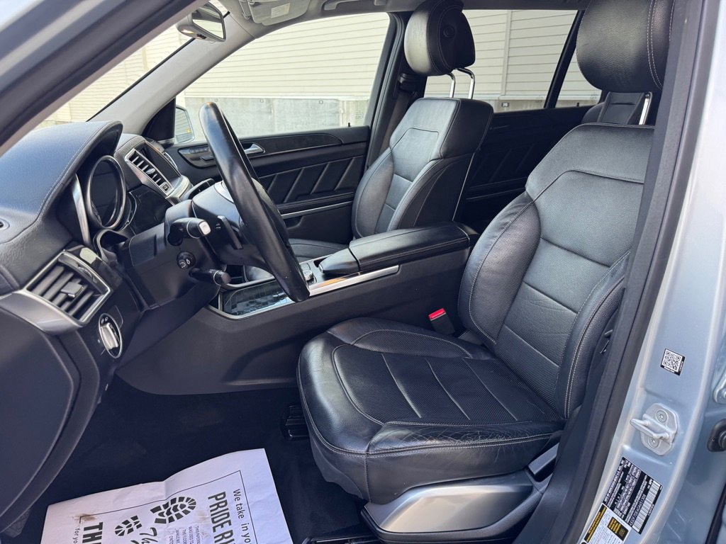 Used 2016 Mercedes-Benz GL 550 4MATIC image 11