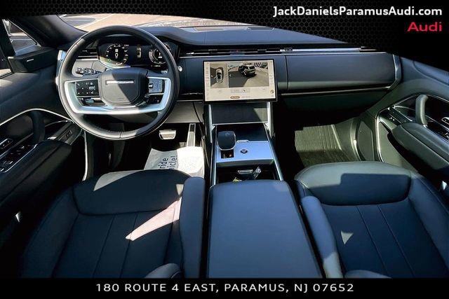 Used 2025 Land Rover Range Rover SE image 13