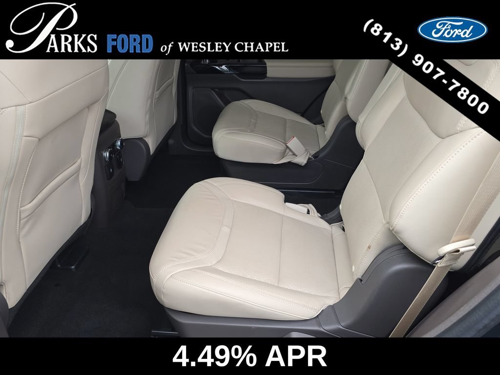Certified 2024 Ford Explorer Platinum w/ Technology Package AWD/4WD image 15