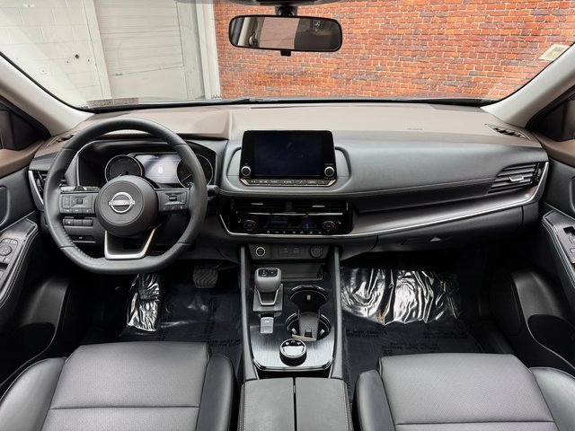 Used 2022 Nissan Rogue SV w/ SV Premium Package image 12