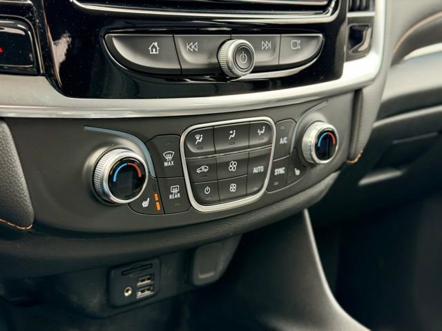 Used 2020 Chevrolet Traverse RS image 16